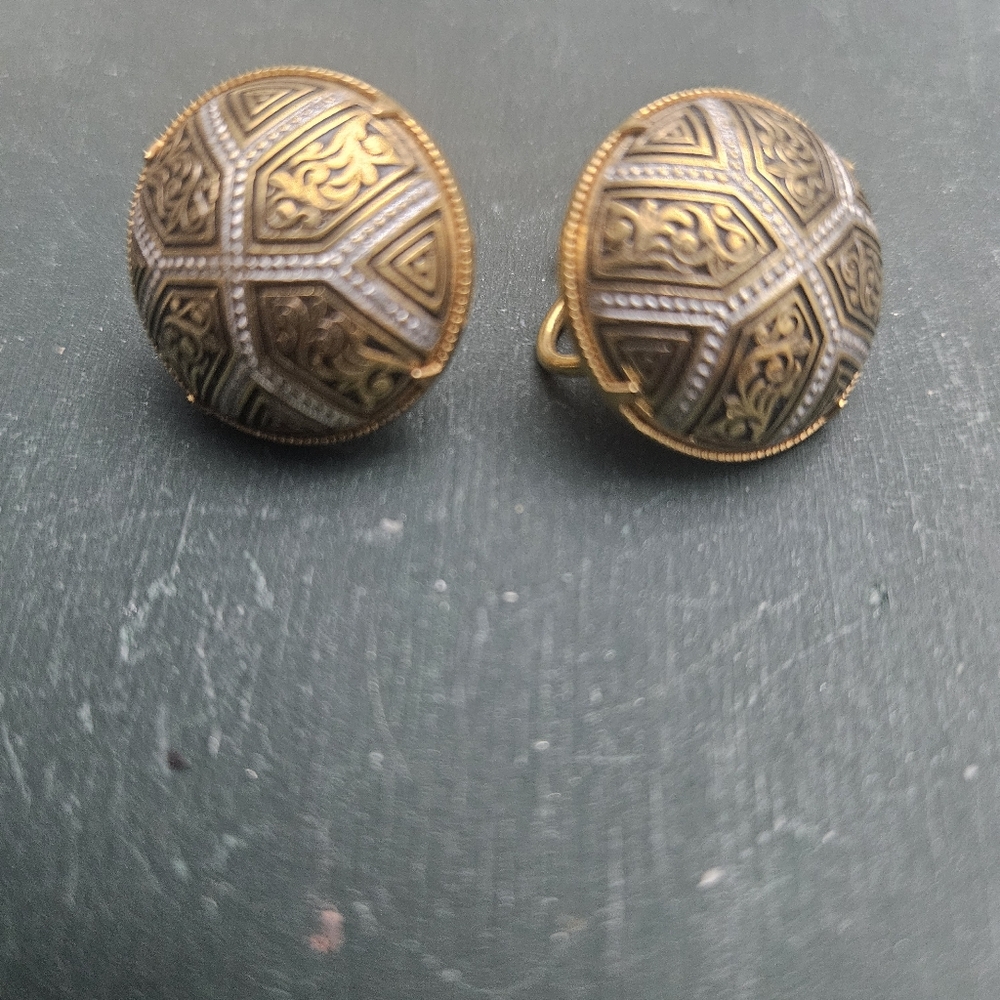 Vintage Damascene Screw Back Gold Black Silver Round Button Earrings